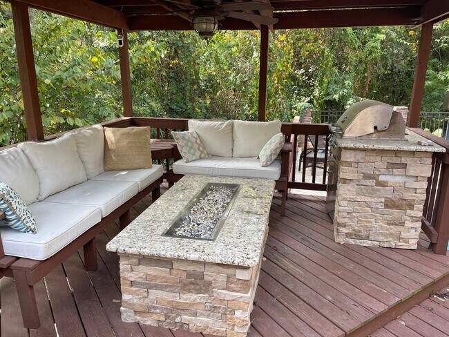 Building Photo - 6833 Corto Rd