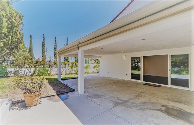 Backyard covered patio - 16975 Encino Hills Dr