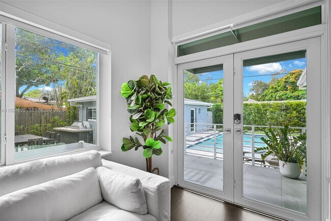 Foto del edificio - 150 NE 50th St