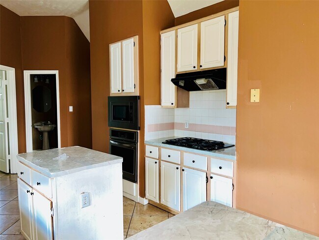 Building Photo - 6218 Paddle Wheel Dr