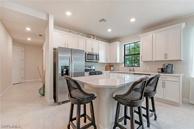 Building Photo - 12041 Canal Grande Dr
