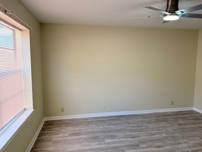 Building Photo - 5254 Stumberg Ln