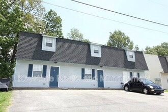 Building Photo - 1375 Thompsonville Ln