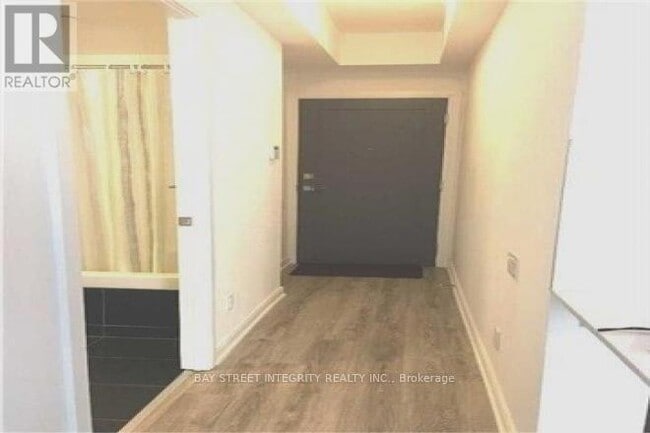 Building Photo - 42 Charles St E