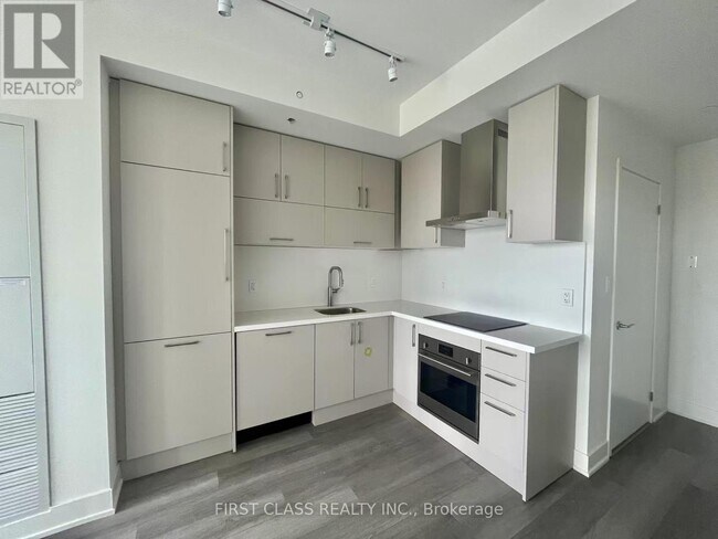 Building Photo - 38-2038 Andre de Grasse St