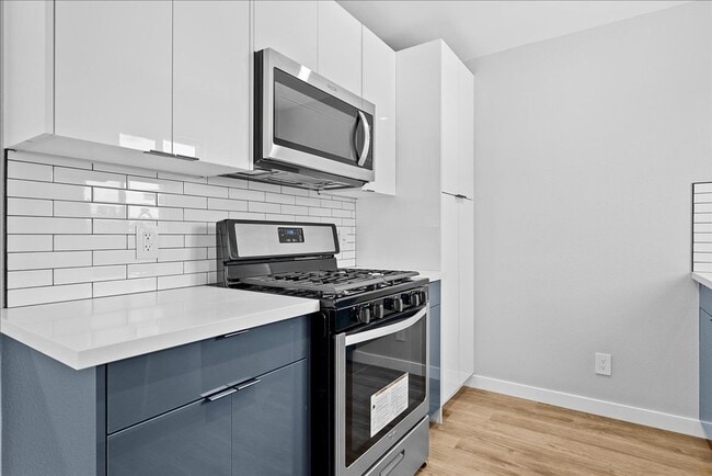 Building Photo - 941 Normandie Ave