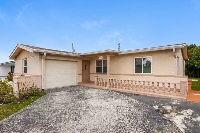 Foto del edificio - 9521 NW 25th St