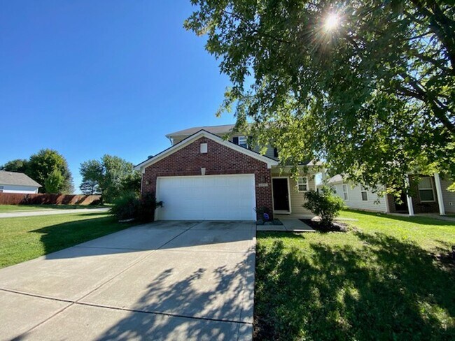 Building Photo - Gorgeous 3 Bedroom/2.5 Bath in Indianapolis!