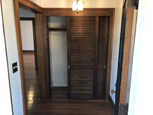 Front Foyer - 32 Nesbit Ave