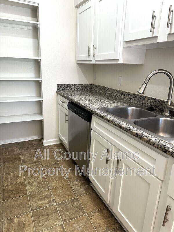 Building Photo - 100 Lorenz Rd