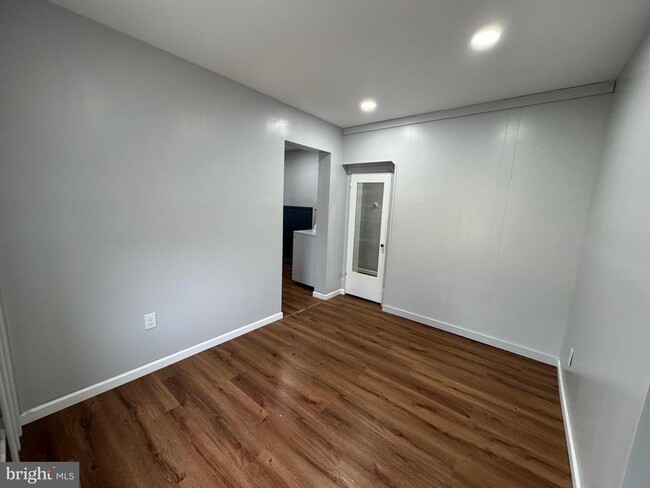 Building Photo - 1057 N 11th St