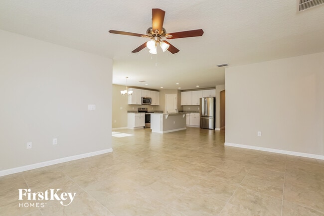 Building Photo - 413 Earhart Dr