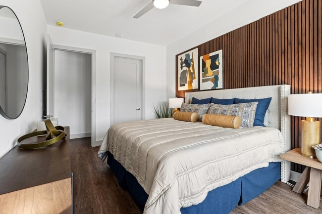 The Elmwood Bedroom - The Elmwood