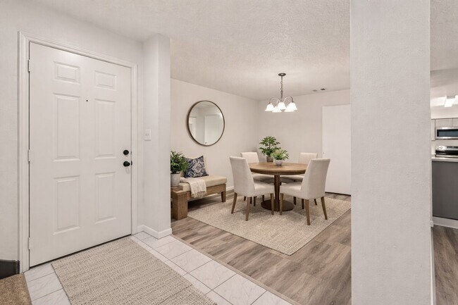 Foto del edificio - 13431 Clarewood Dr