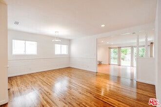 Building Photo - 12800 Stanwood Dr