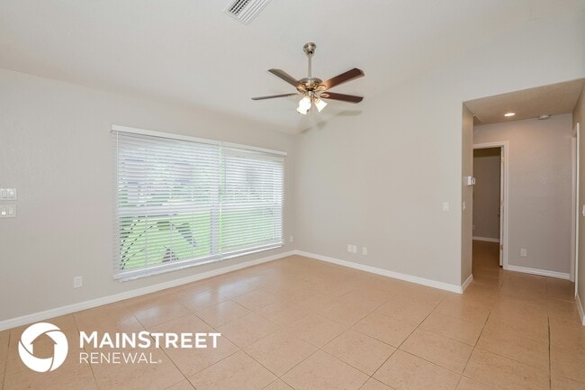 Foto del edificio - 3858 N Chamberlain Blvd