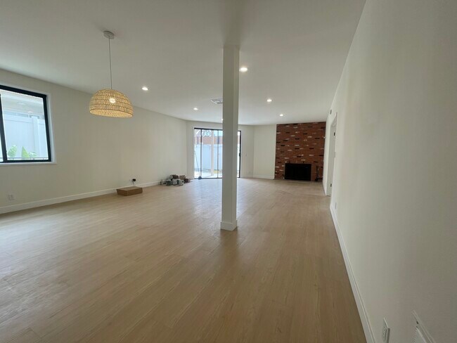 Foto del edificio - 11558 Rochester Ave