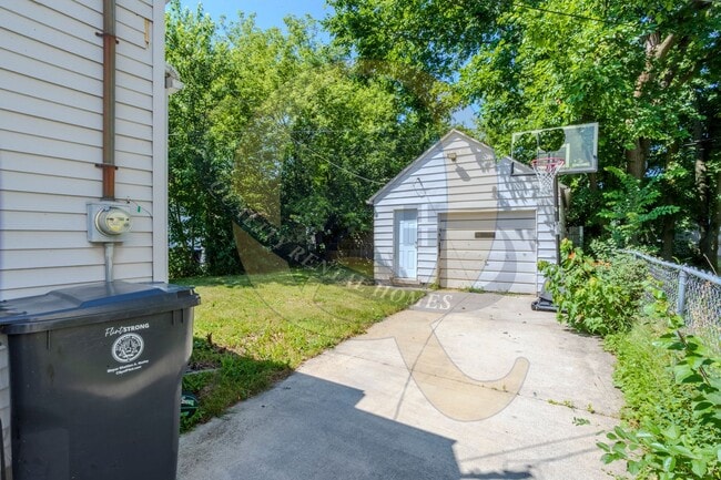 Building Photo - Charming 3-bedroom Cape Cod with a versatile loft and plenty of space to enjoy!