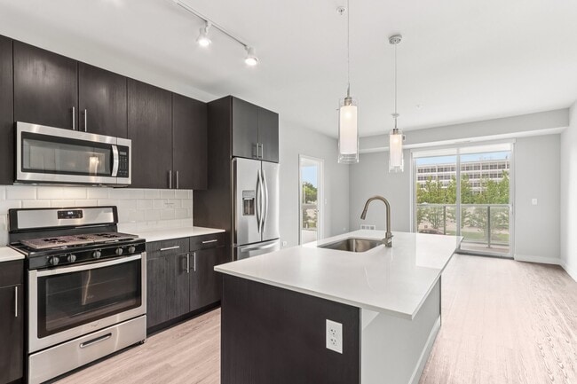 Building Photo - Woodview Apartments