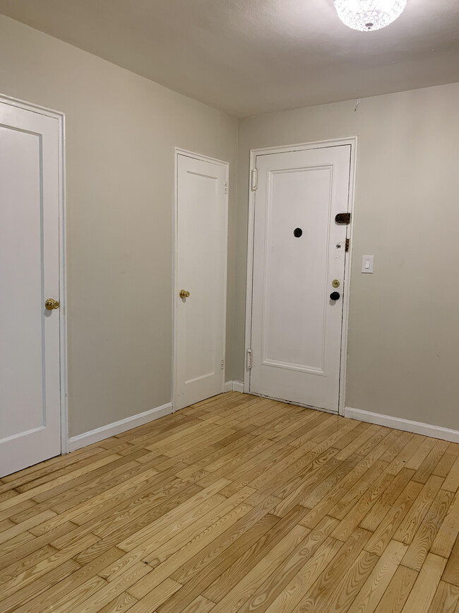 Building Photo - 14731 38th Ave