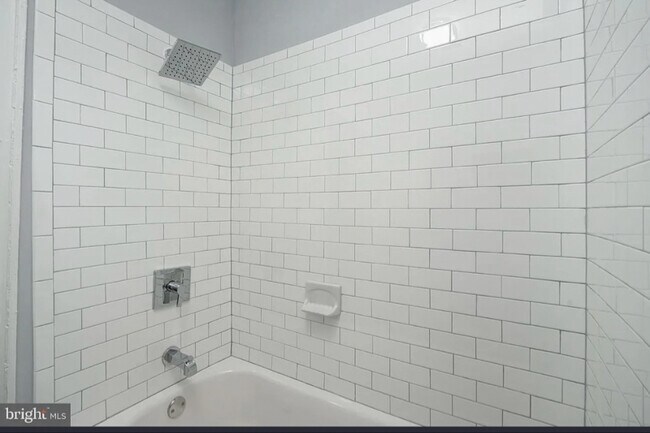 Foto del edificio - 5847 Willows Ave