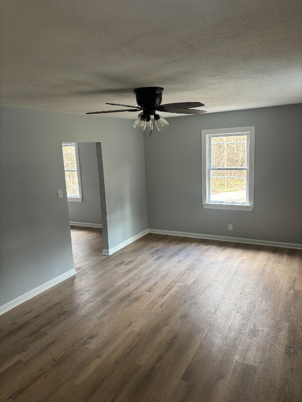 Building Photo - 619 Pinewood Ave