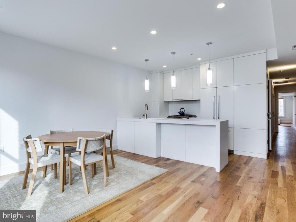 Primary Photo - 254 15th St SE