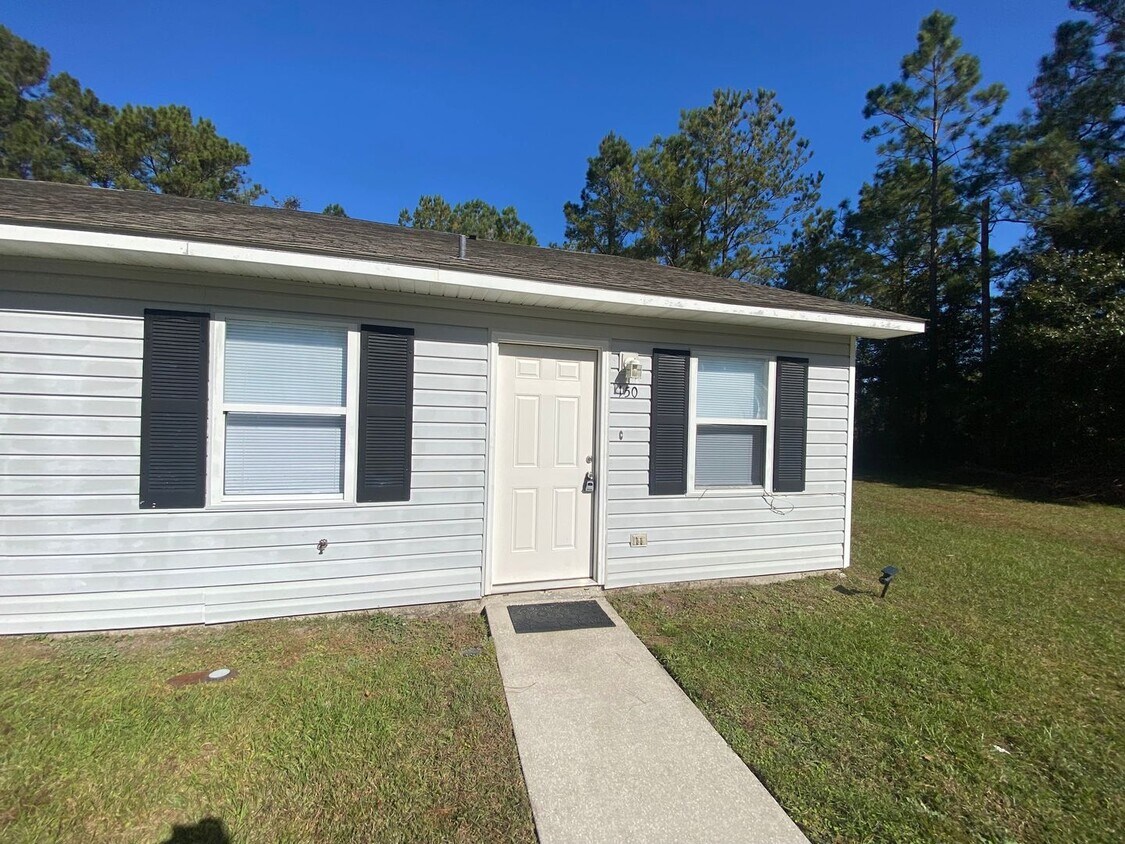 Primary Photo - 150 Lakemont Dr