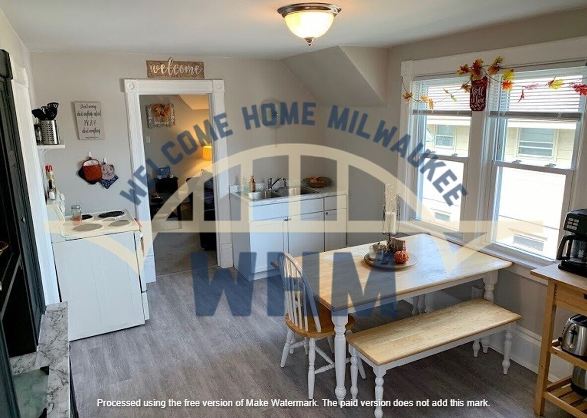 Primary Photo - Embrace the charm of your fantasy HOME! 3 ...