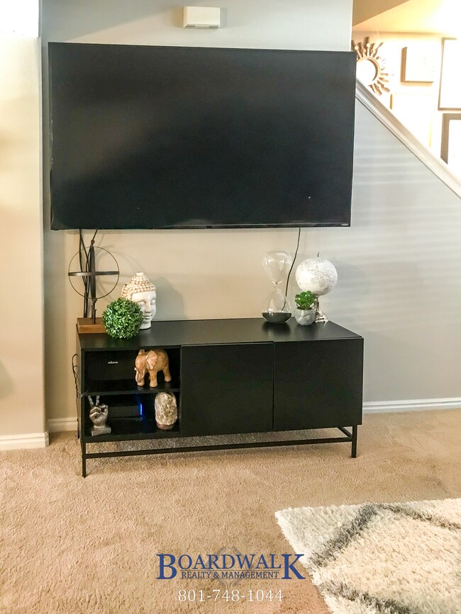 Foto del edificio - Stylish Draper Townhome with Private Patio