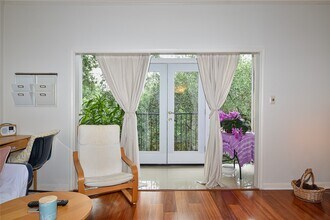 Building Photo - 2425 Underwood St