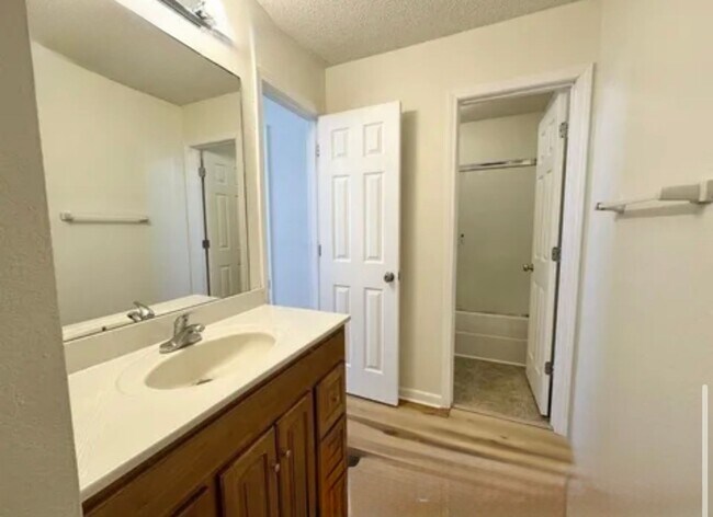 Foto del edificio - 710 SW Shadow Glen Dr