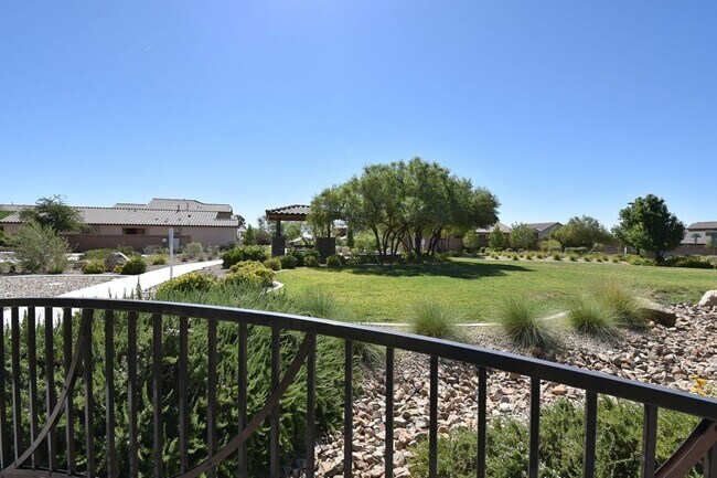 Foto del edificio - 7226 Summer Grove Ave