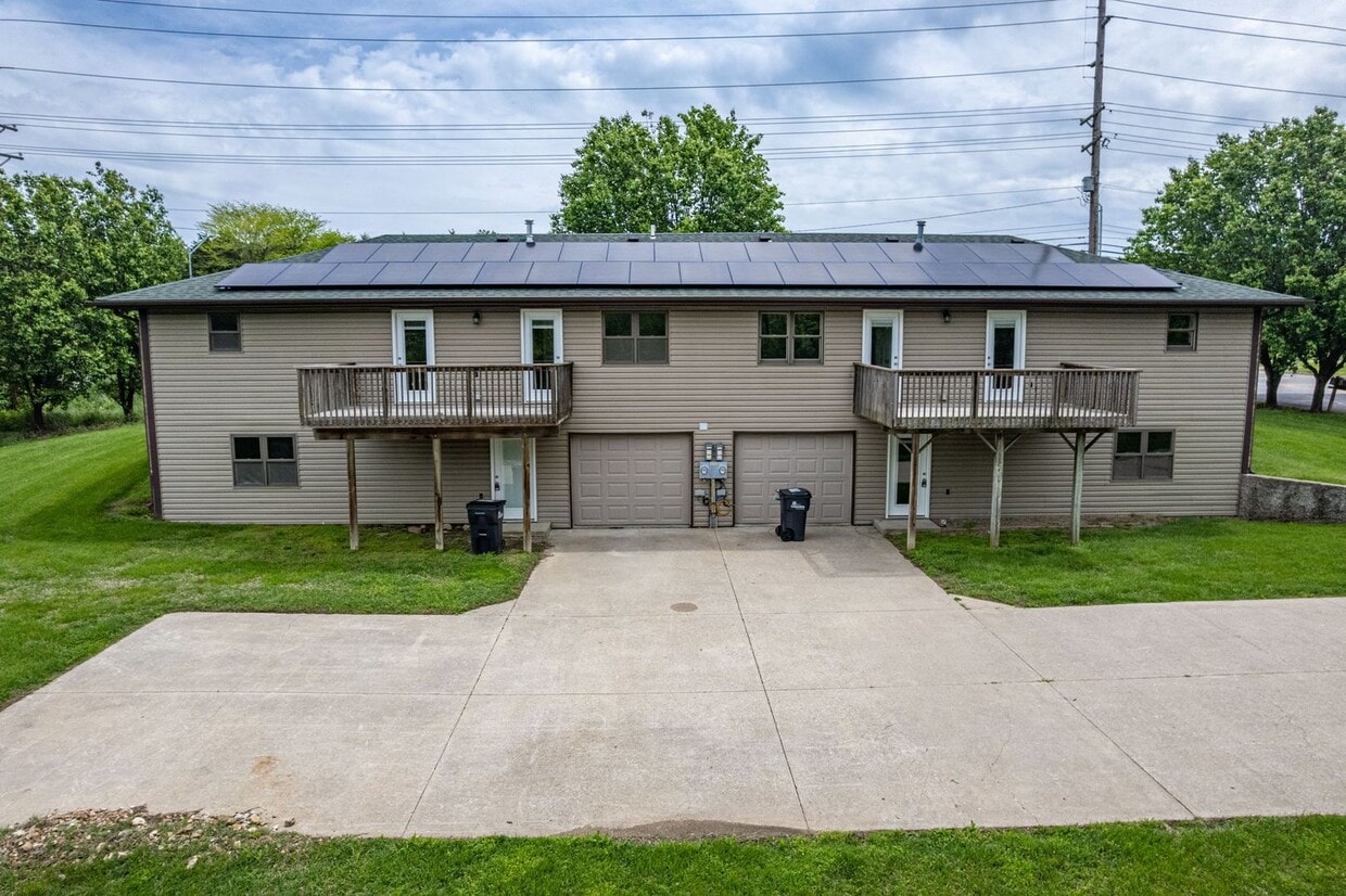 Foto principal - $1,900 W/UTILITIES INCLUDED! FANTASTIC GEO...