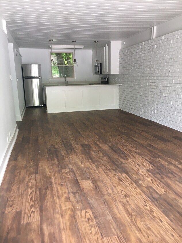 Foto principal - 650 W Center St
