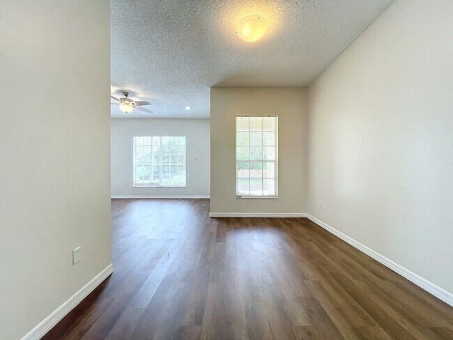 Foto del edificio - 4214 Pacifica Dr