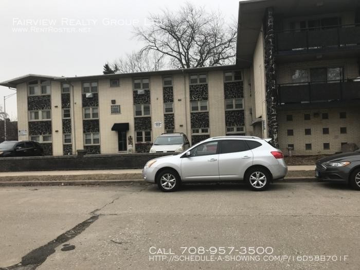 Primary Photo - 2 bedroom in Blue Island IL 60406