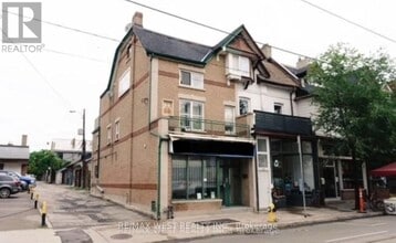 Building Photo - 932 Dundas St W