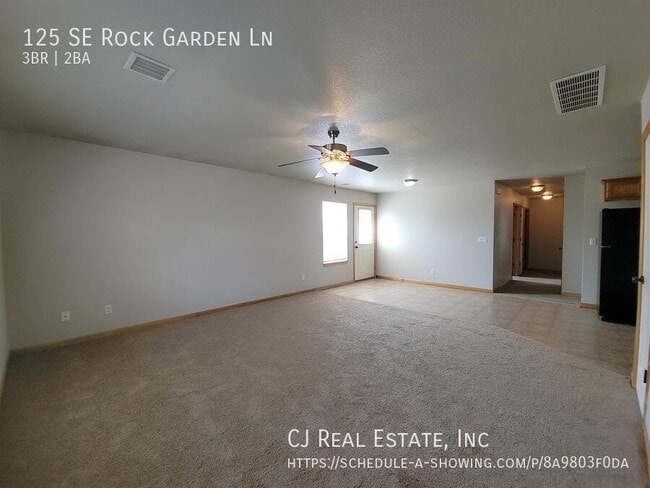 Foto del edificio - 125 SE Rock Garden Ln