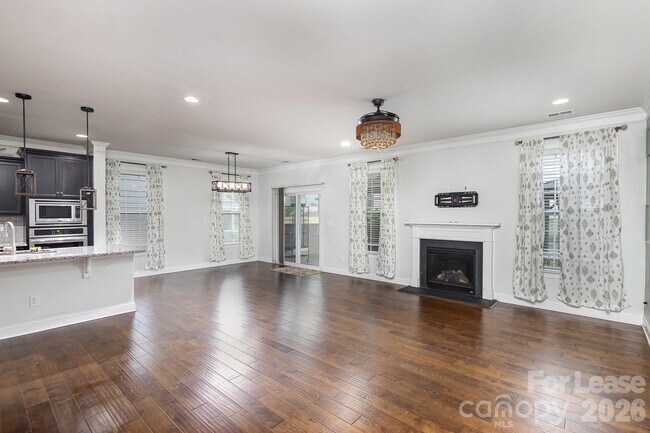 Foto del edificio - 11231 Streamwood Ln NW