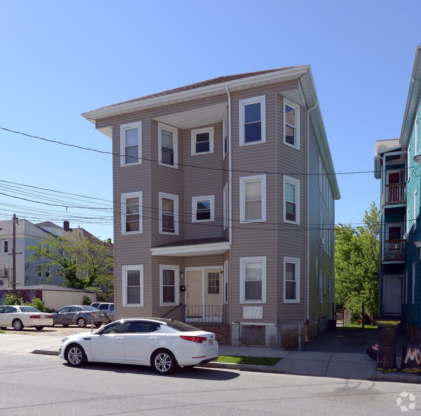 Building Photo - 130-132 Nye St