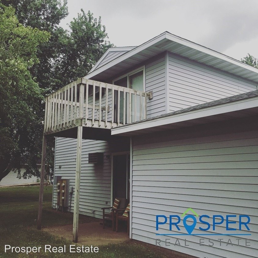 Foto del edificio - 2319 Meadow Ln