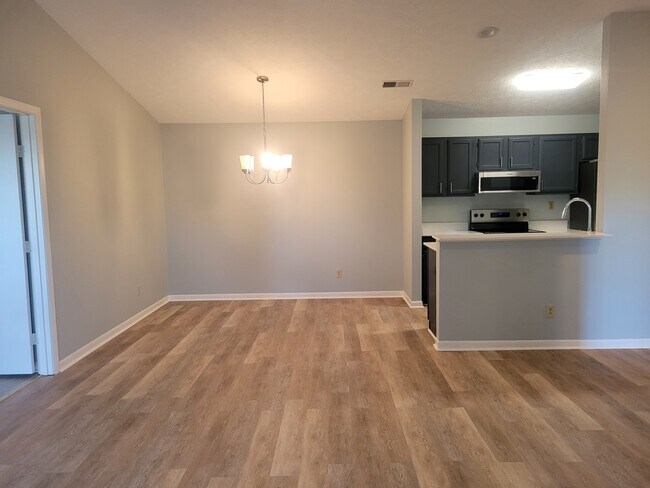 Foto del edificio - 8919 Eagleview Dr
