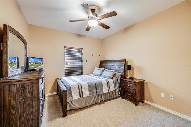 Foto del edificio - 7522 S Lake Dr