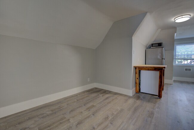 Dining/living space - 463 Main St