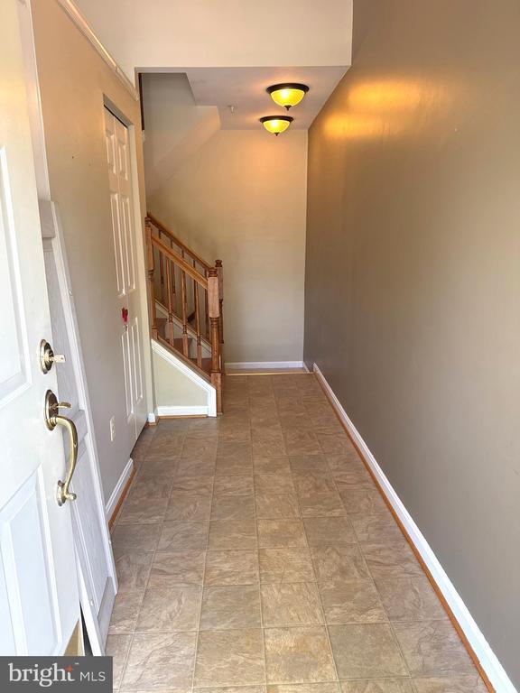 Building Photo - 674 Tram Way