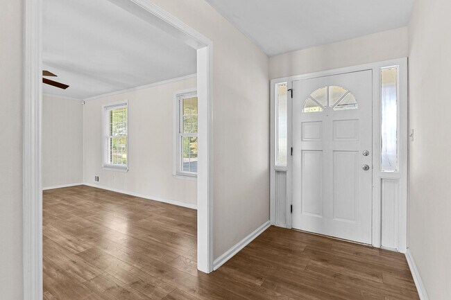 Foto del edificio - 2574 Richmond Hill Rd