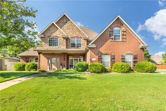 Building Photo - 4103 SE 3rd St