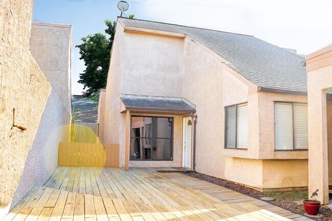 Foto del edificio - 13323 Noble Crest Dr