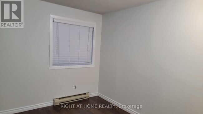 Building Photo - 733 Deveron Crescent